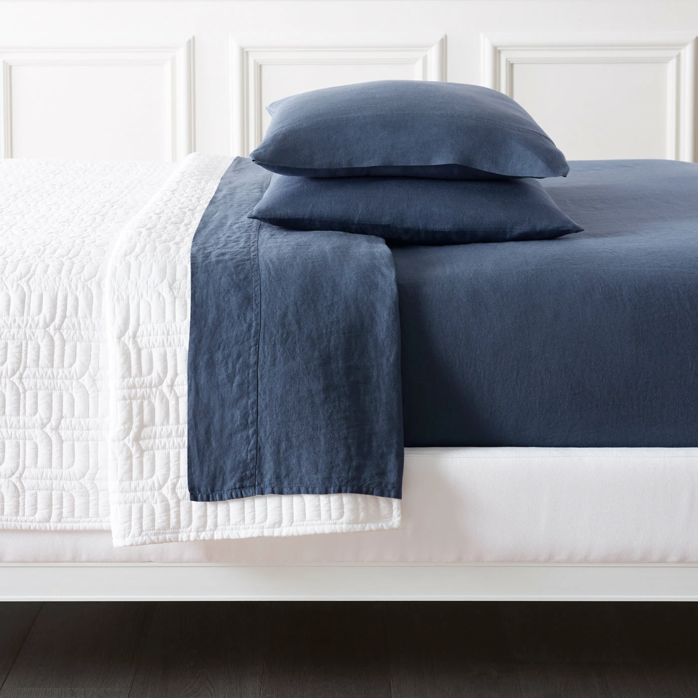 Jonathan Adler Getaway Linen Sheet Set - Image 18