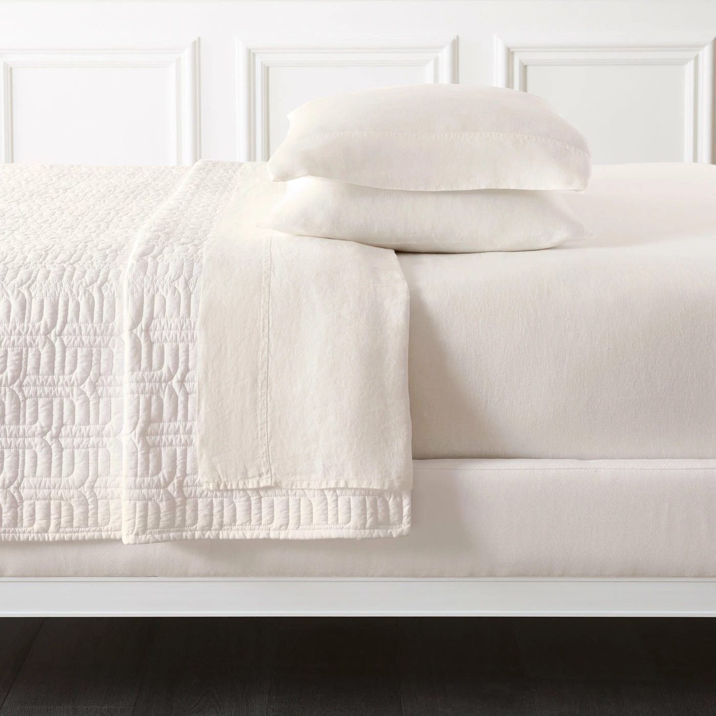 Jonathan Adler Getaway Linen Sheet Set