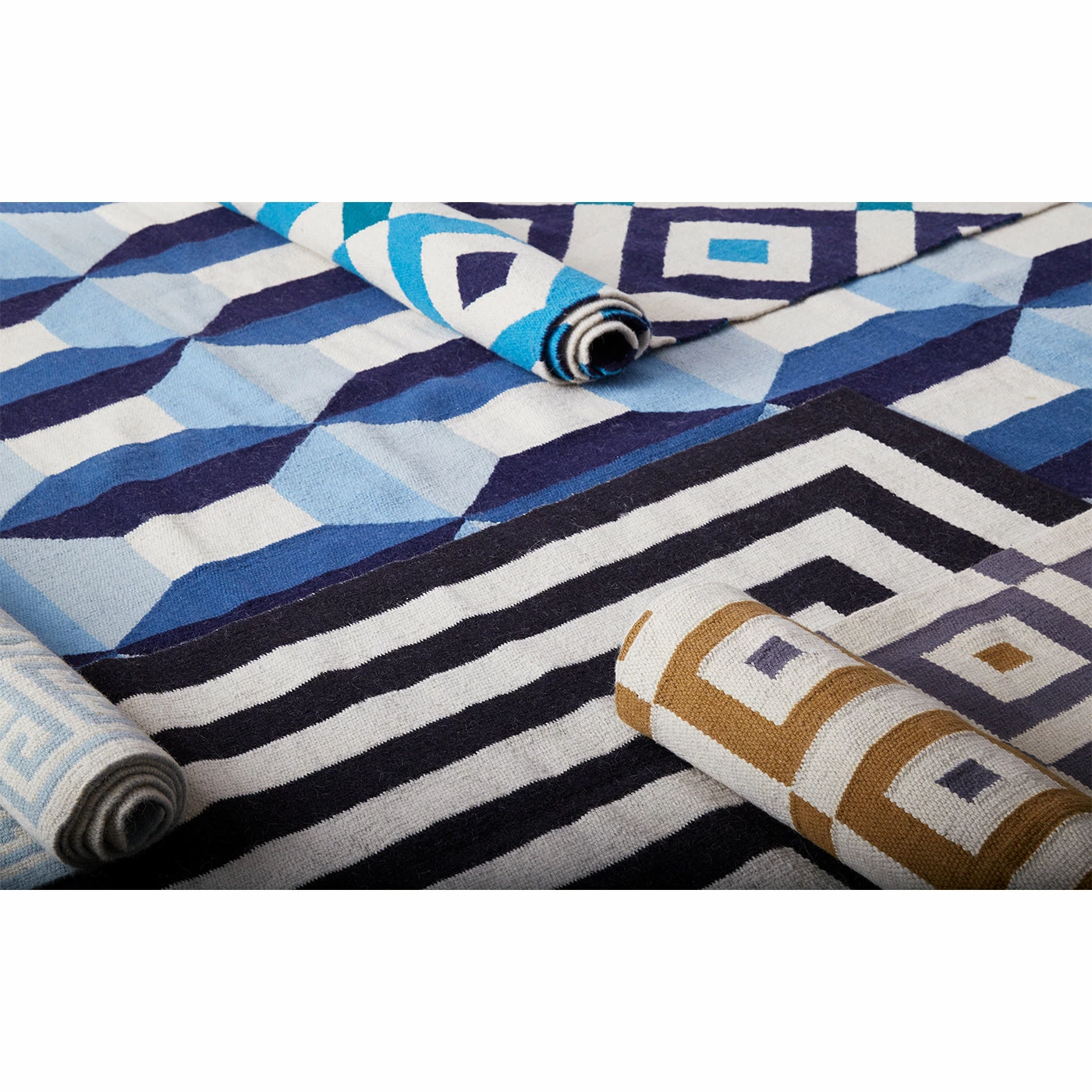 Jonathan Adler Sorrento Reversible Peruvian Flatweave Rug - Image 3